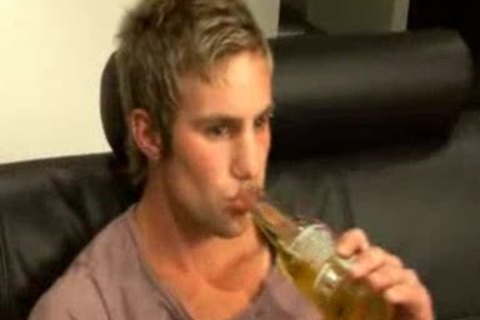 english str8 twink receive a oral-service sex