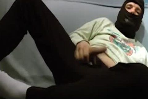 The Ghost rip greetingss clothes ! (Destruction of clothes)