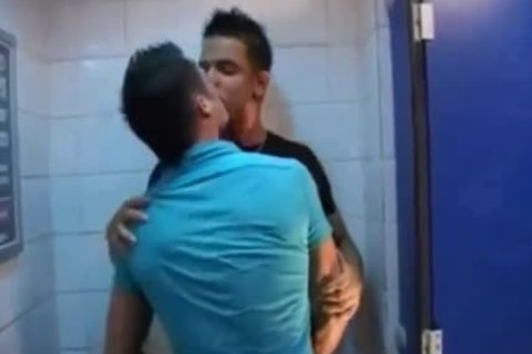 Tw-nks bang At The Club