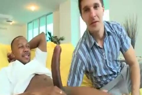 Izzy White chap Goes For black knob