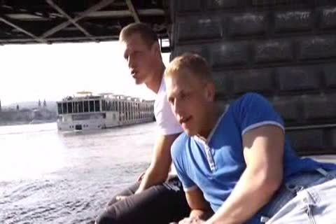 Two pretty Blonds