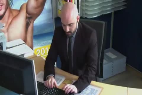 Adam Darcre And Matteo Valentine fuck raw