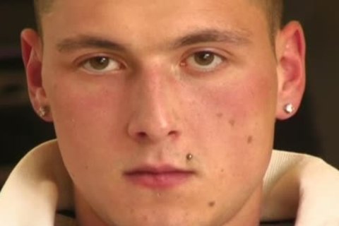 Watch This blond fellow jack off His humongous 10-Pounder