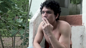 LatinLeche: Nailing gorgeous wearing jeans outdoors