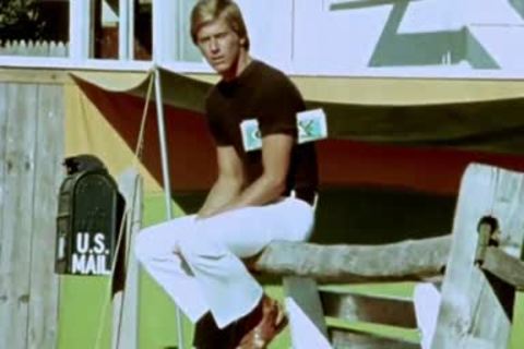 Hunk handjob sex tape