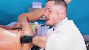 Club Inferno Dungeon: Ashley Ryder next to Wrex Wylde fisting