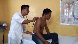 Doctor Twink - Passionate Alex kissing