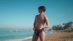 Men: Sandy Beachside Banging With Four Friends