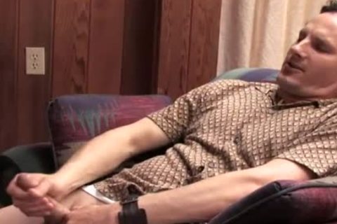 hawt dude jerks his dick during the time that watching porn